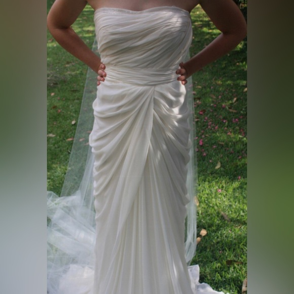 J Mendel Paris bridal gown